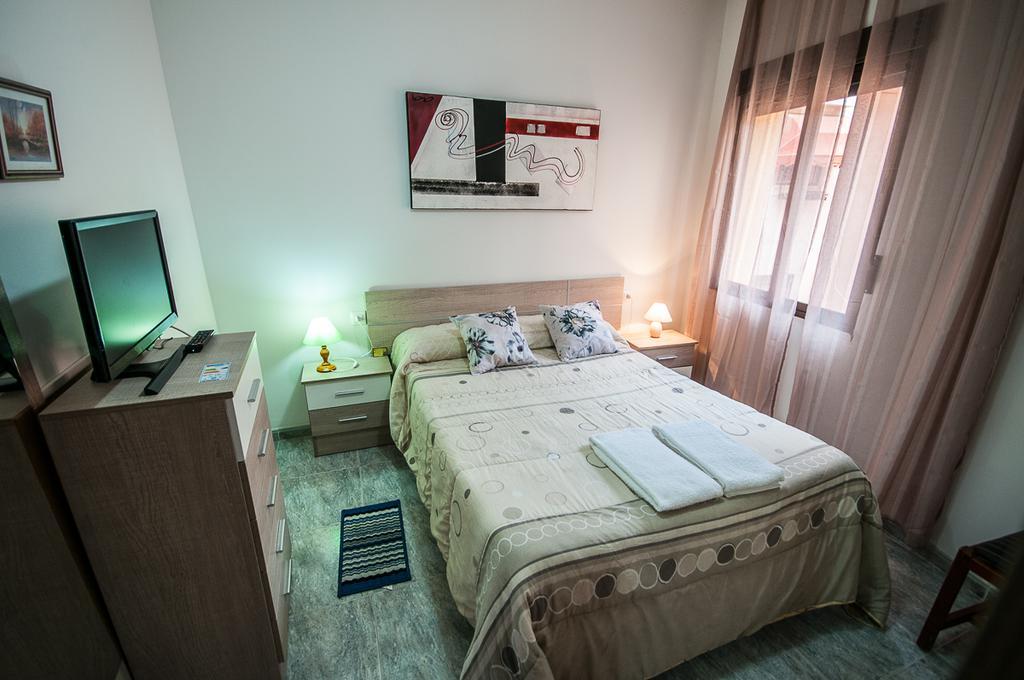 Apartamento Rincon Del Salvador 2 Пласенсія Екстер'єр фото